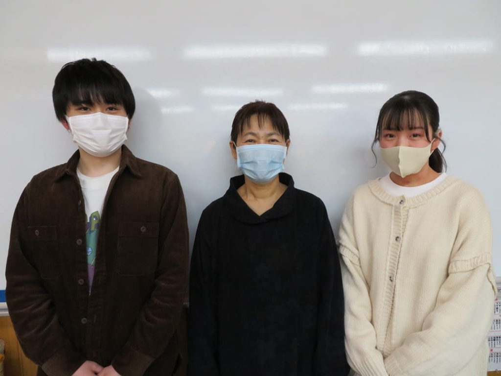 横山学習塾の講師はマスク着用を徹底しています